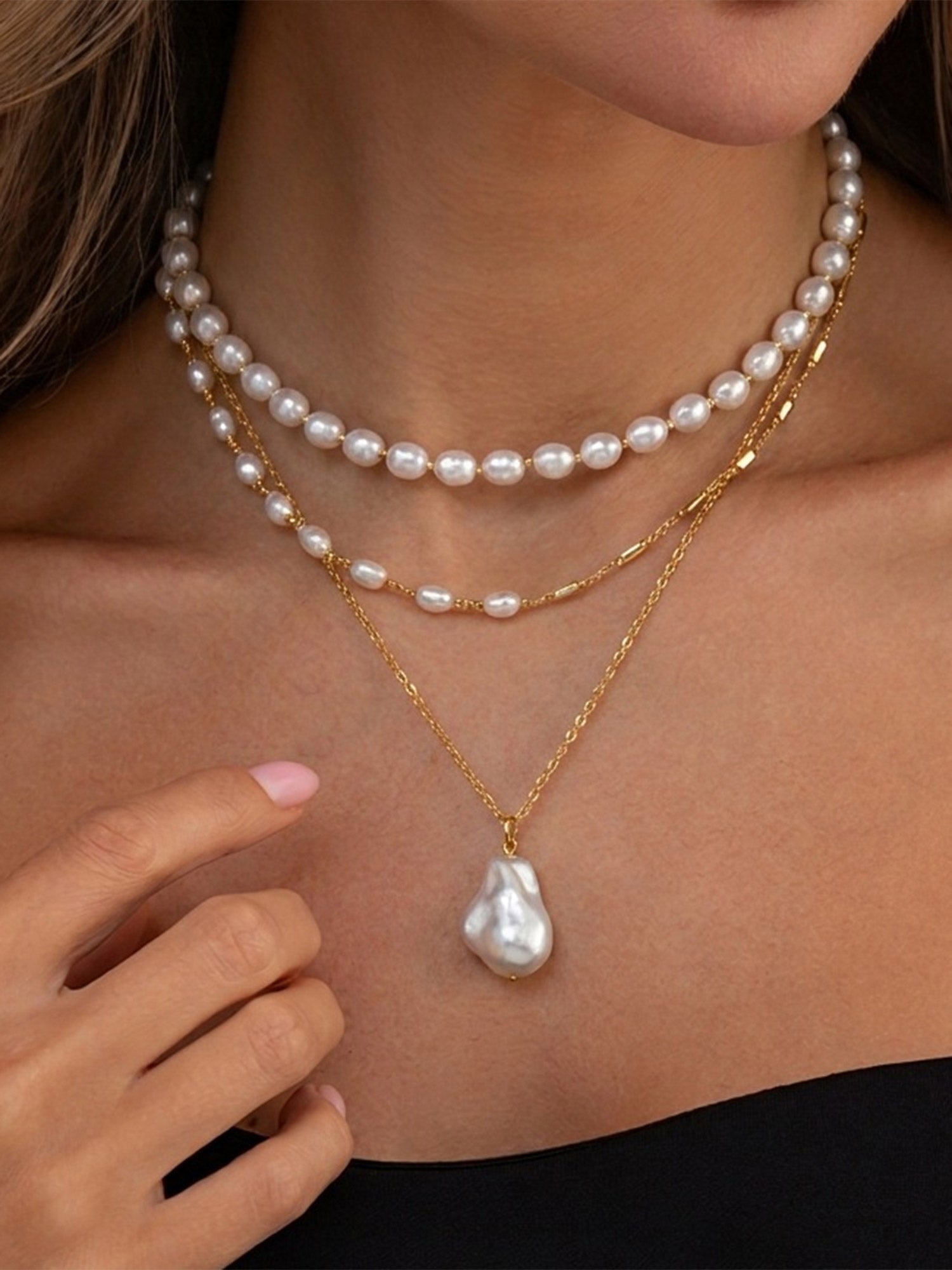 Women's multi-layered pearl necklace Gold Sustainable - BERLOOK