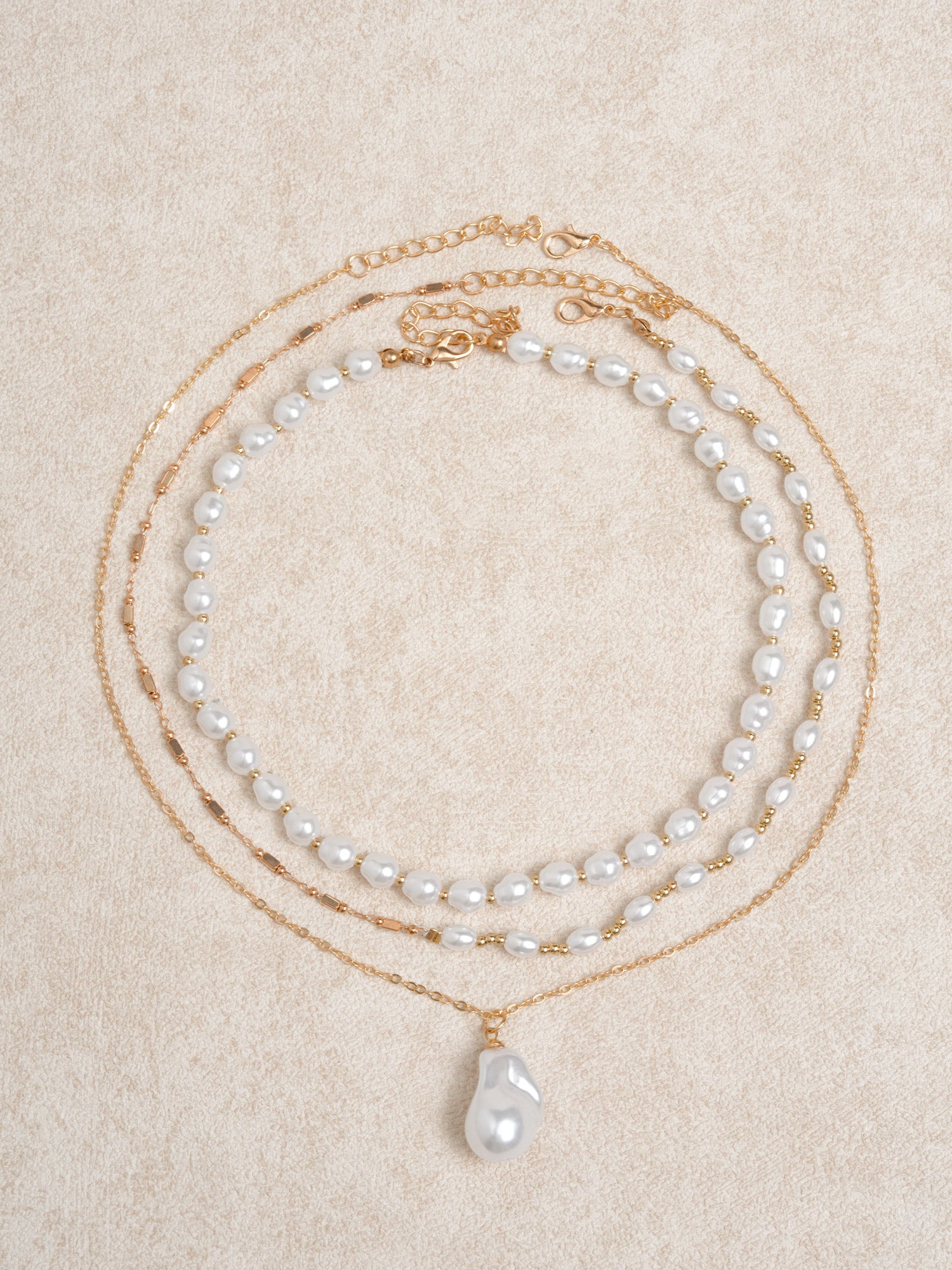 Women's multi-layered pearl necklace Sustainable - BERLOOK - 01
