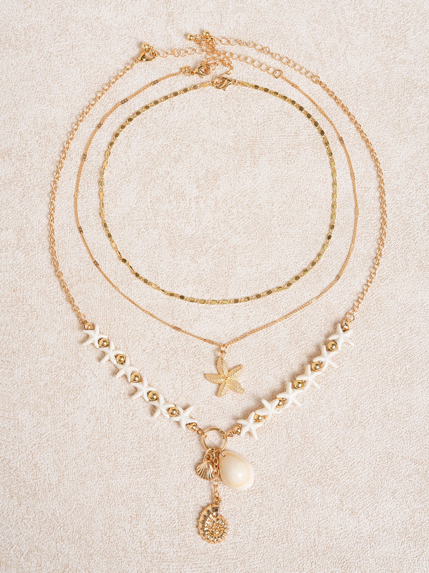 Women's seashell necklace Gold Sustainable - BERLOOK