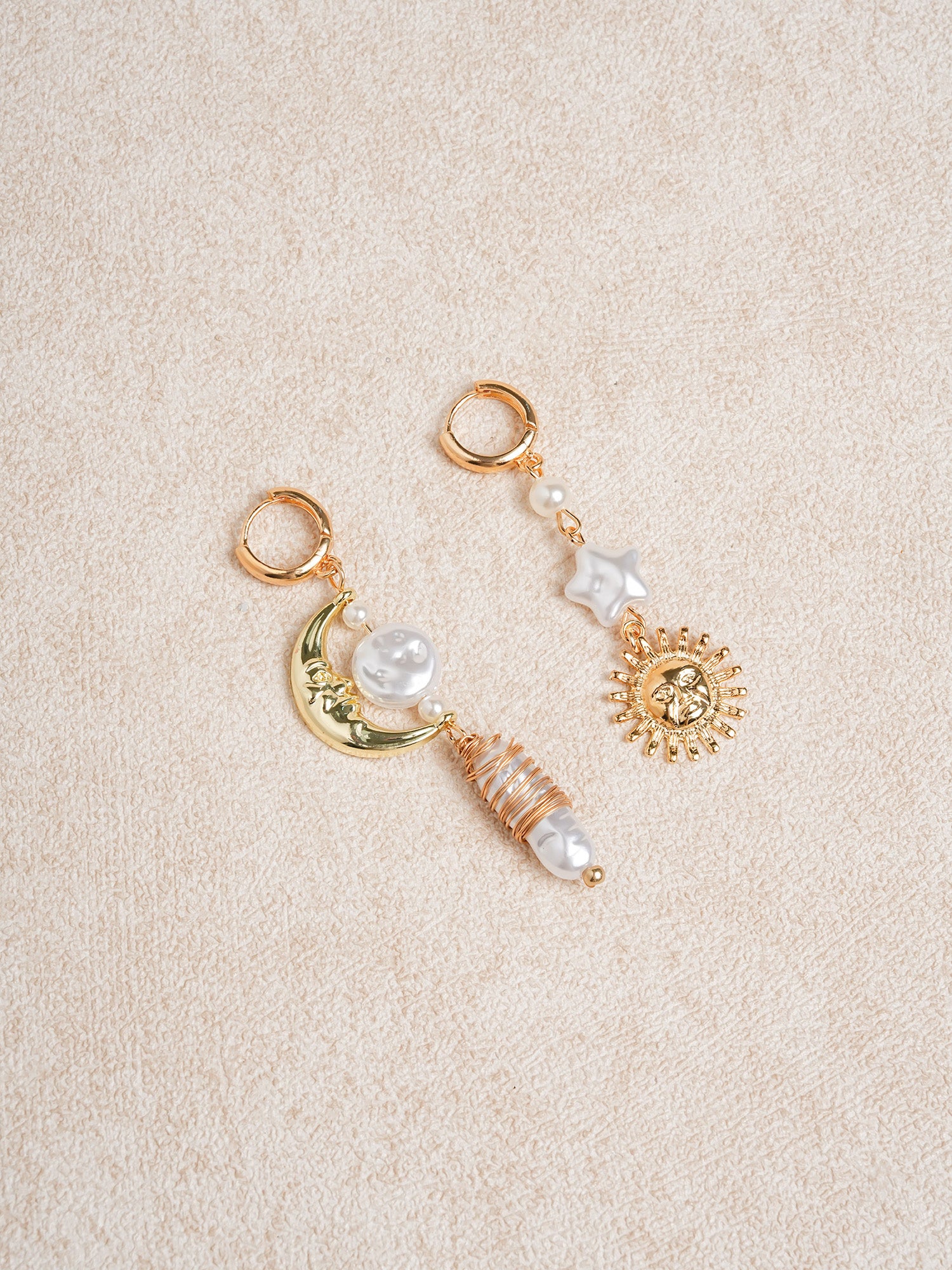 Women's Vintage Embossed Pearl Earrings Sustainable - BERLOOK - 01