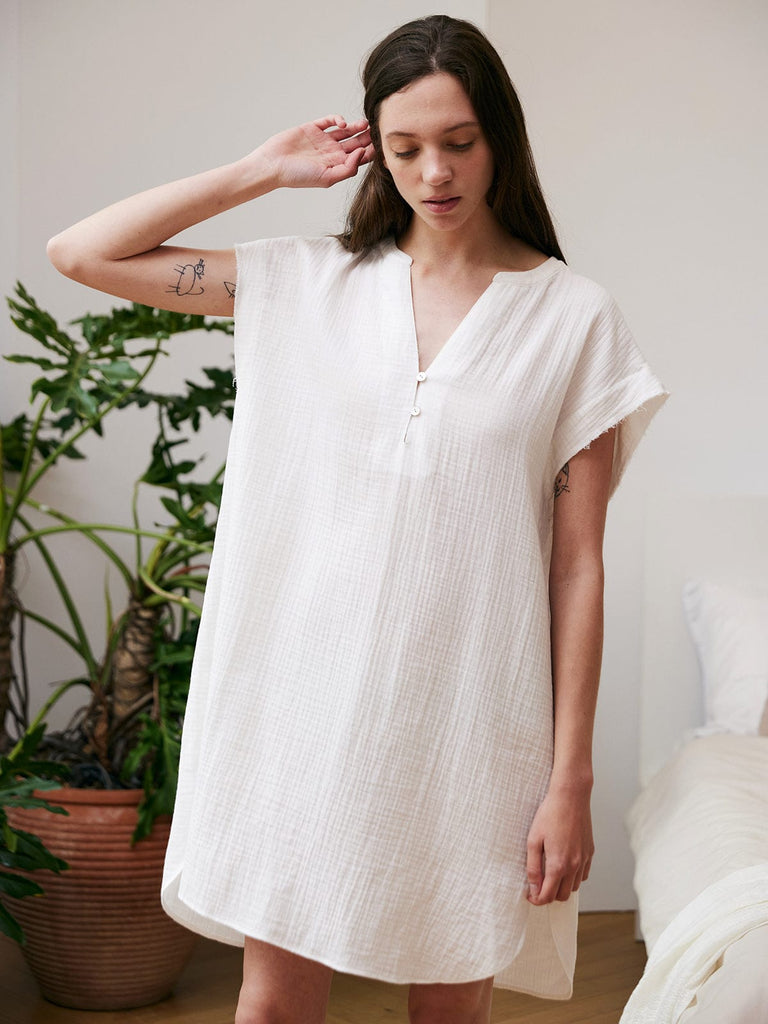 BERLOOK - Sustainable Cover-ups _ V Neck Curved Hem Cover Up