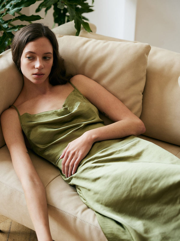 BERLOOK - Sustainable Midi Dresses _ Swing Collar Midi Dress