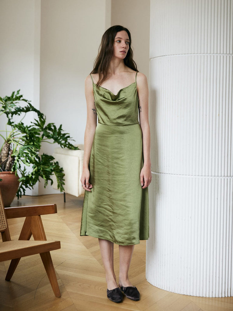 BERLOOK - Sustainable Midi Dresses _ Swing Collar Midi Dress